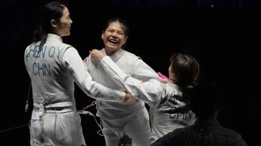 亚运会-击剑女子团体花剑项目 中国队夺得金牌