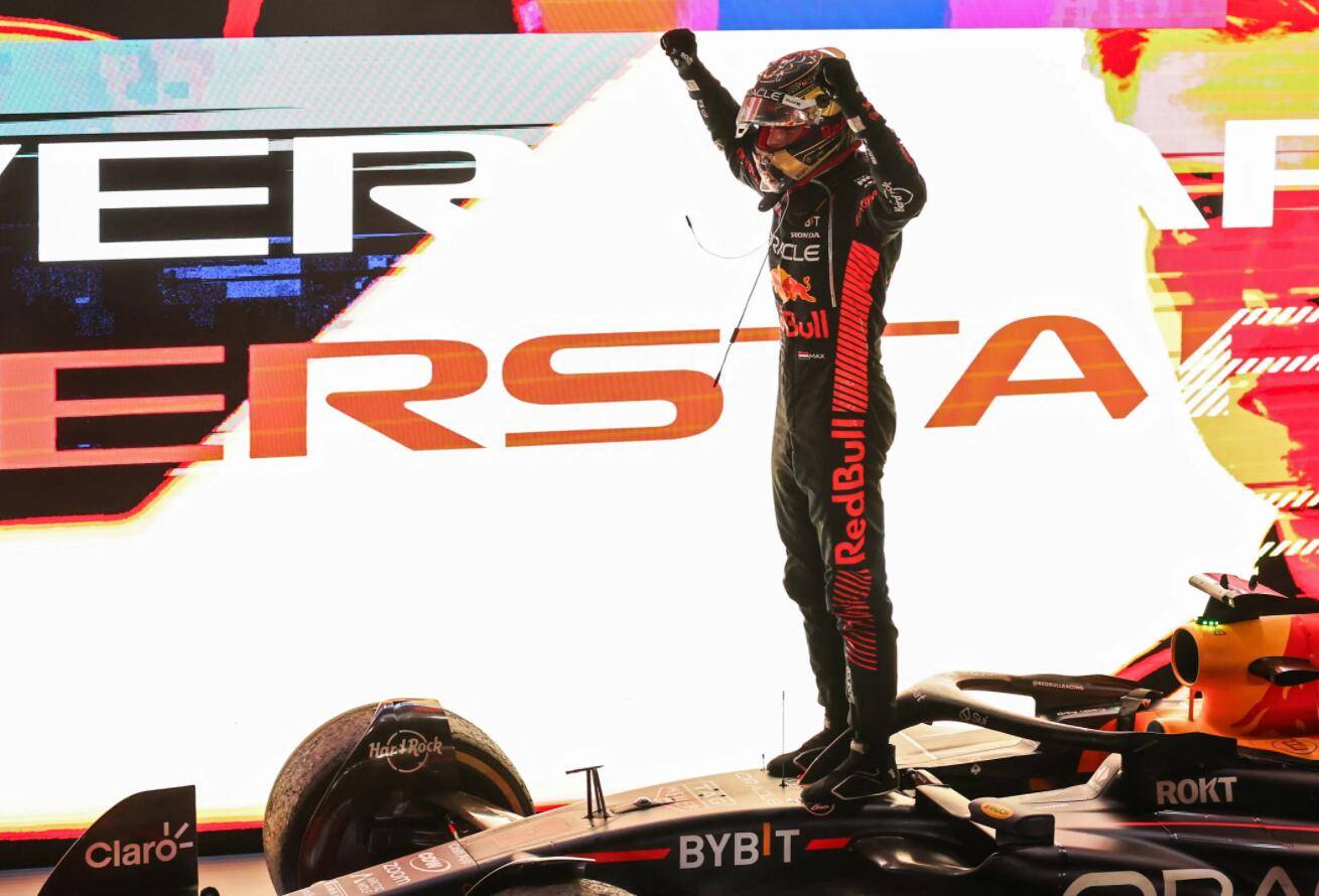 F1卡塔尔大奖赛：维斯塔潘轻松夺冠 周冠宇如愿收获积分