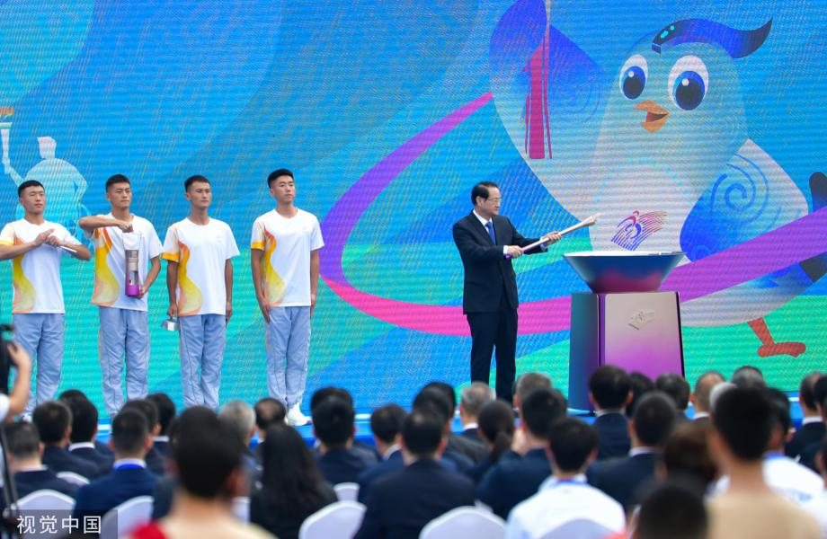 [图]杭州第四届亚洲残疾人运动会火炬传递启动