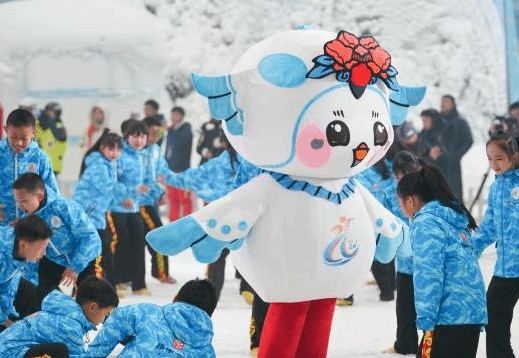云南首办冬运会竞逐冰雪运动