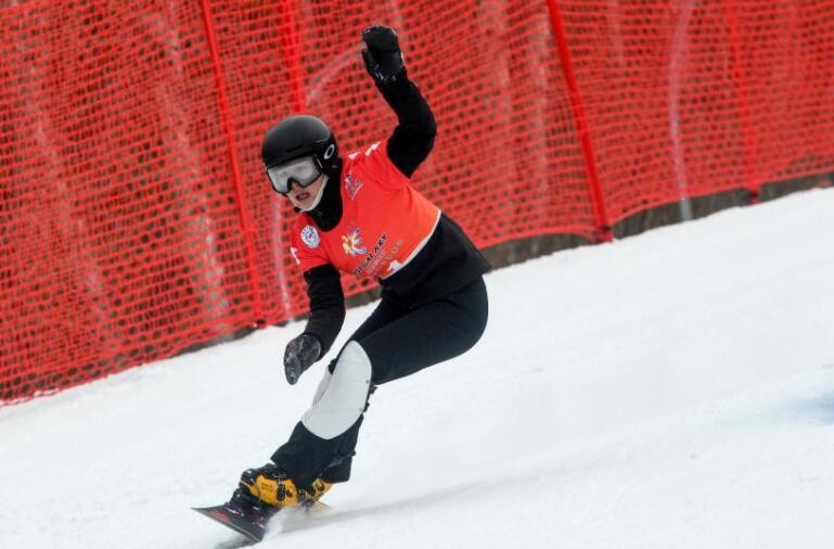 单板滑雪——全国平行项目锦标赛暨十四冬资格赛：平行回转女子青年组赛况