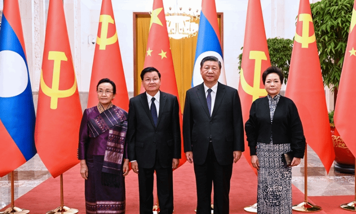 习近平同老挝人民革命党中央总书记、国家主席通伦举行会谈