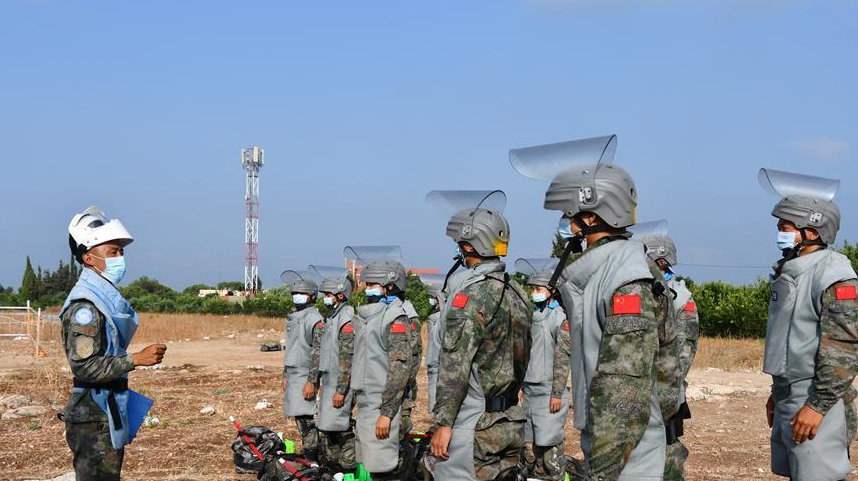 中国赴黎巴嫩维和官兵通过两种扫雷资质认证