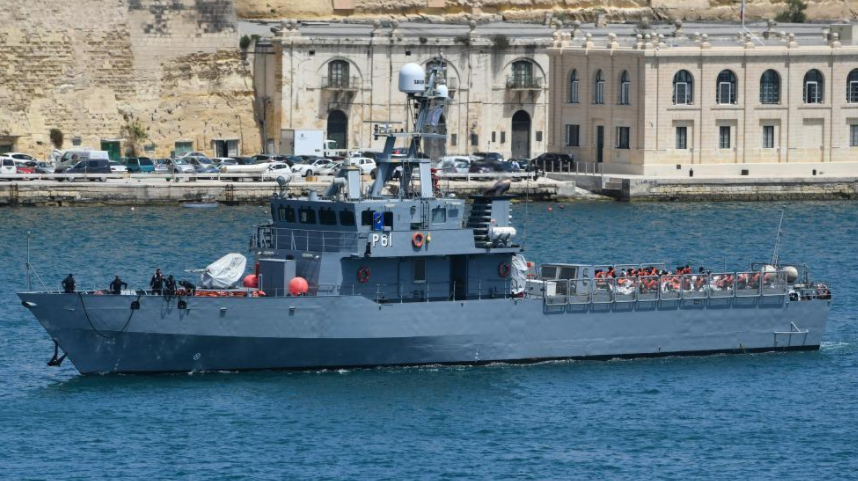 约70名非法移民在马耳他海域获救上岸