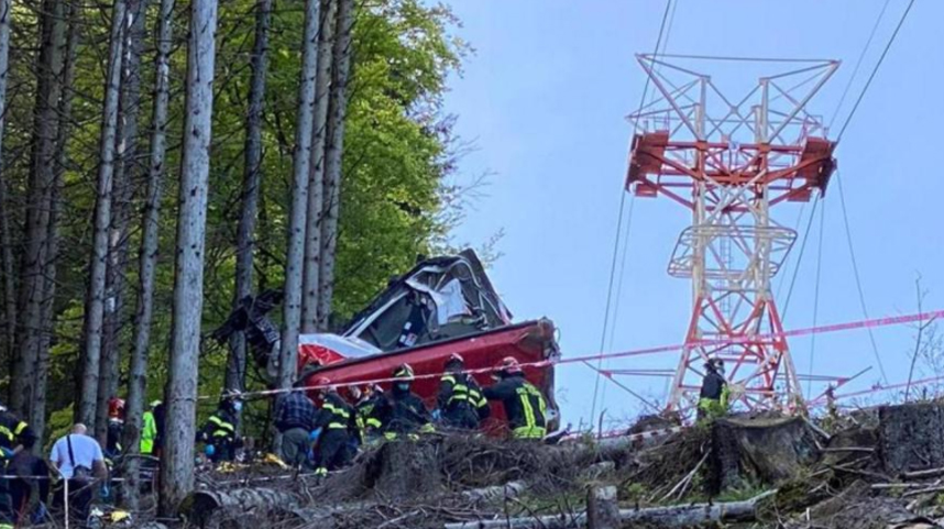 意大利缆车事故造成至少13人死亡