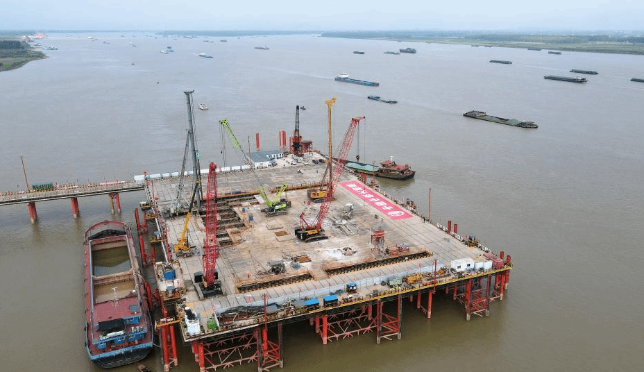 池州长江公铁大桥南岸主墩钻孔桩施工完成
