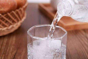 常喝苏打水真能养胃吗？不宜长期喝苏打水