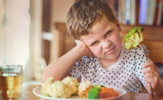 导致孩子不爱吃饭的原因有哪些？饮食单一