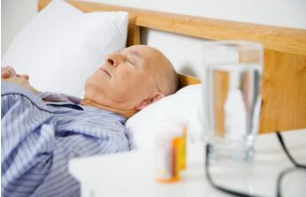 中年人每晚睡眠超过8小时早亡危险会增加24% 