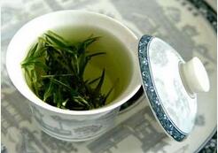 绿茶清热解暑 还可以止痒消肿治疗湿疹