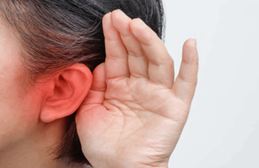 这样擤鼻子 可能会导致听力下降 引发中耳炎