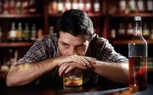 经常喝酒的人 出现这4种情况 提示你该戒酒了