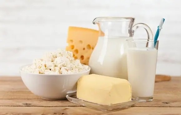奶类补钙 中老年人到底要不要每天吃乳制品