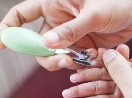 指甲剪“平”还是“圆” 竟然关系到得不得甲沟炎