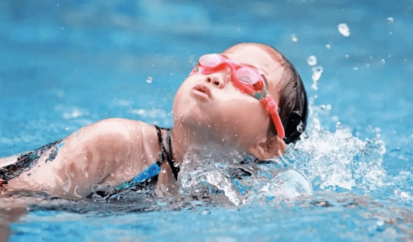咽结膜热、沙眼 暑假来临小心这几种“游泳病”
