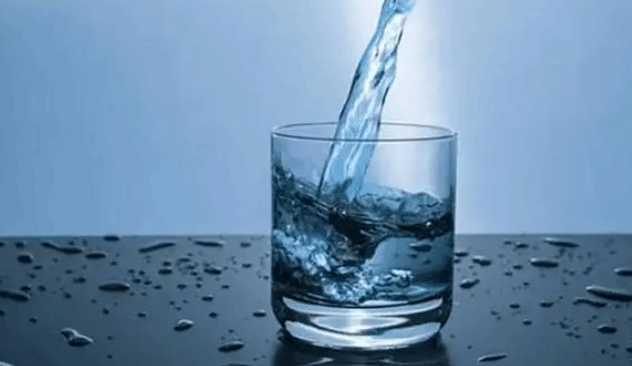每天喝多少水最健康？有个公式能计算