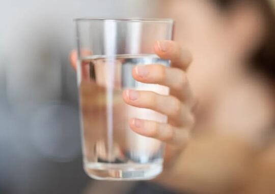 长期喝带水垢的水 会得肾结石吗？