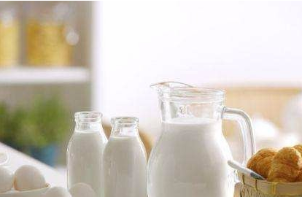 牛奶为什么会发黄呢？经常喝牛奶有啥好处
