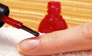 经常涂指甲油有哪些危害？指甲油会致癌吗