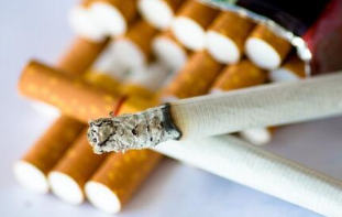 除吸烟外还有哪些因素会致肺癌？有4原因