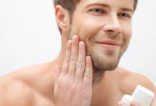 男性皮肤粗糙是为什么？如何正确护理