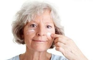 皮肤衰老体现在3个方面？老年人不能忽略护肤的重要性
