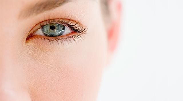 5个坏习惯容易导致眼睛长皱纹 这3个食物抗皱
