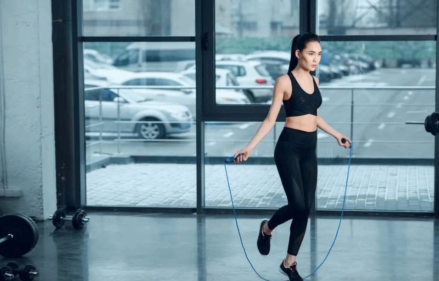 跳绳能帮助减肥吗？这3种跳绳方法可以了解一下