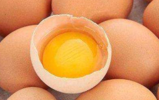 有血斑的鸡蛋到底能不能吃？看看专家咋说