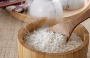 用豆浆牛奶代替水来煮米饭 营养价值丰富
