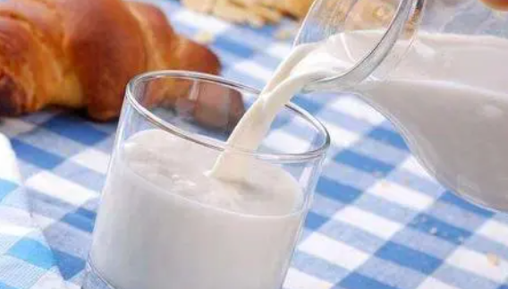 牛奶什么时候喝好？喝牛奶要牢记这两点