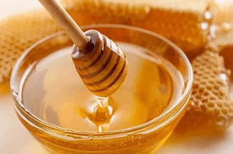 为何建议有胃病的人喝点蜂蜜？赶紧来了解一下