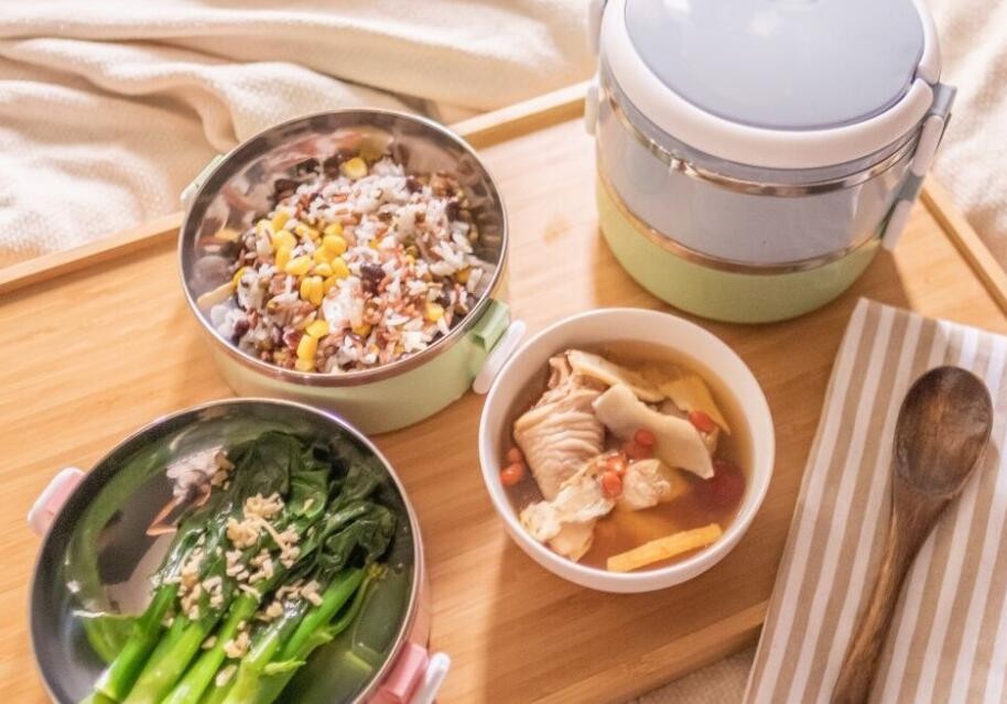 中国营养学会发布“月子餐标准” 每天怎么吃一目了然