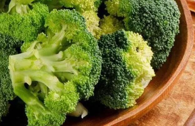 这7类蔬菜自带“毒素” 吃前必须焯水！有1种现在正当季