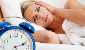 为何女人更年期总是失眠？教你4招解决问题