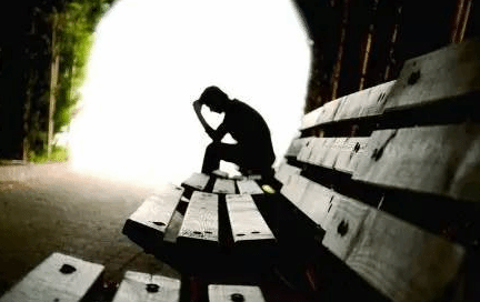 为什么青少年抑郁会选择自杀？预警信号有哪些