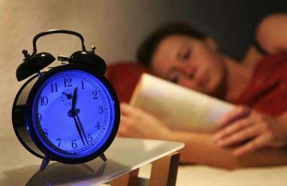 经常熬夜不仅老得快 还会诱发这5大健康隐患