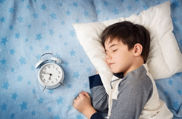 如何保障孩子的睡眠？家长得学会这3招