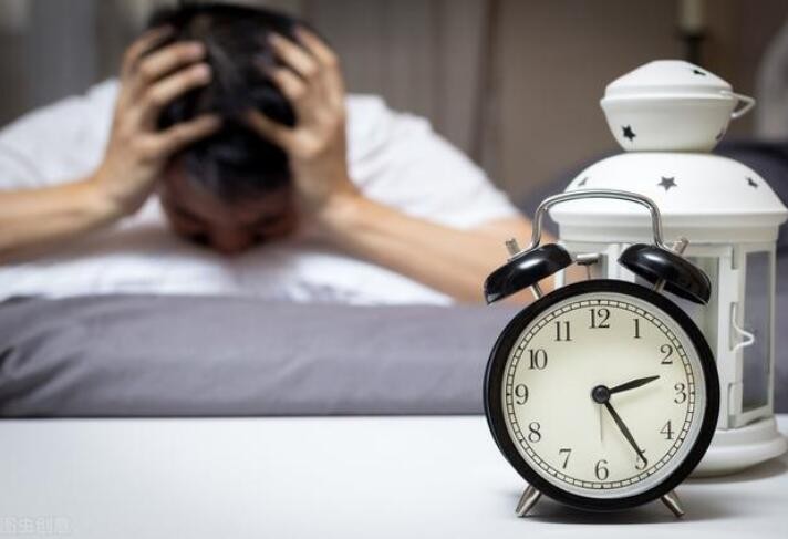 是什么在操控着人体的睡眠？纠正会影响晚间睡眠的5种行为