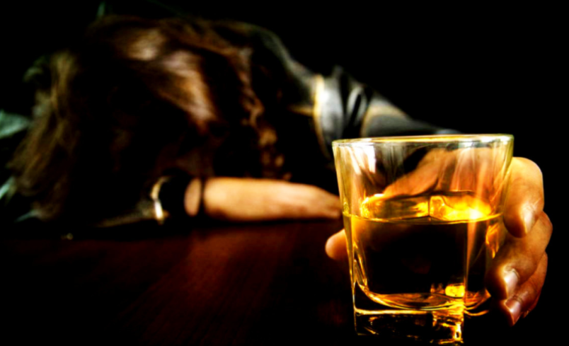 长期过量饮酒的8大健康隐患 个个都很危险