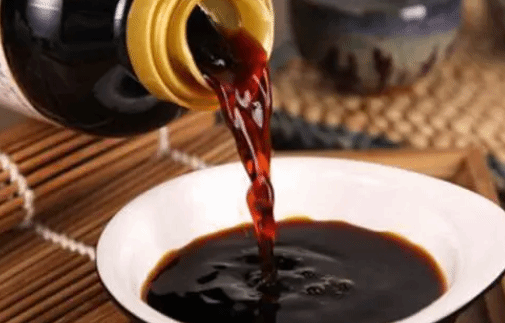 酱油生虫的真相是什么？酱油生虫还能食用吗