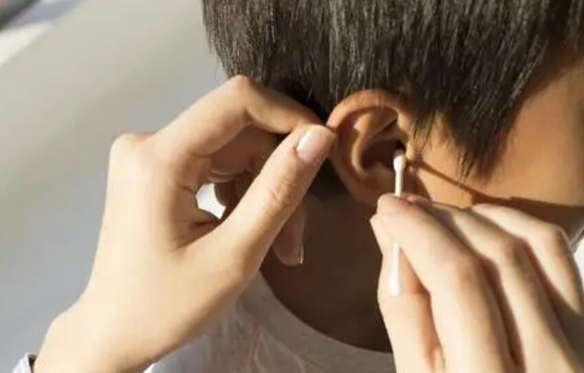 孩子耳中听见“怪声” 警惕分泌性中耳炎