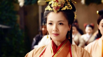 秦始皇是中国第一个皇帝 第一个皇后是谁呢
