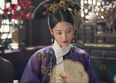 为什么清朝宫中的女人 都喜欢佩戴一条白绢