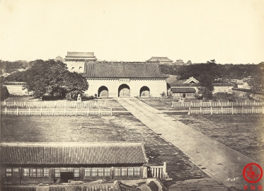 紫禁城最早的照片拍摄于何时？是谁拍摄的