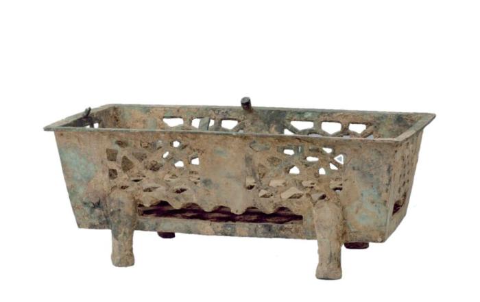 汉代铜烤炉 现藏于中国国家博物馆。图片来源：《秦汉的飨宴：中华美食的雄浑时代》