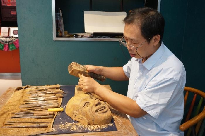 广西桂北傩面具：一块木雕刻出来的“神相”