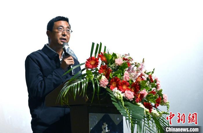 中共汶川县委常委、县委宣传部部长余理胜致辞。　安源 摄