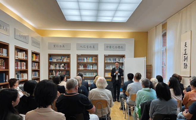 “中德邂逅”书法展在柏林自由大学孔子学院开幕