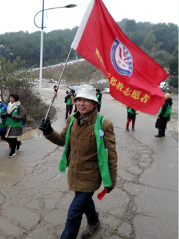 衡阳市反邪教志愿者赴雨母山开展宣传